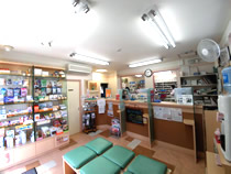 マロン薬局羽村店　店内