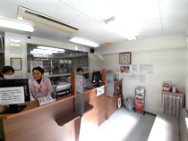 マロン薬局市ヶ尾店　店内